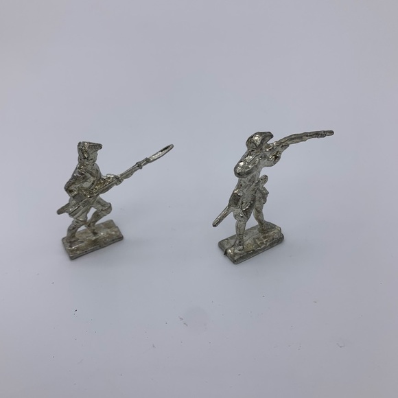 2 Vintage Miniature Civil War Led Musketeers Toy Figures - Picture 5 of 8